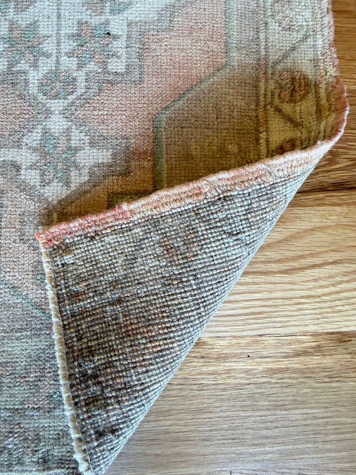 Yastik 1.7x3.3 - LillieKat Rugs