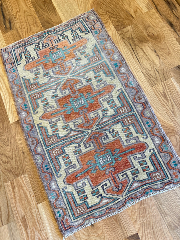 Yastik 1.9x2.10 - LillieKat Rugs