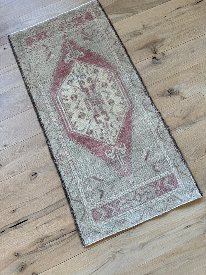 Yastik 1.8x3.6 - LillieKat Rugs