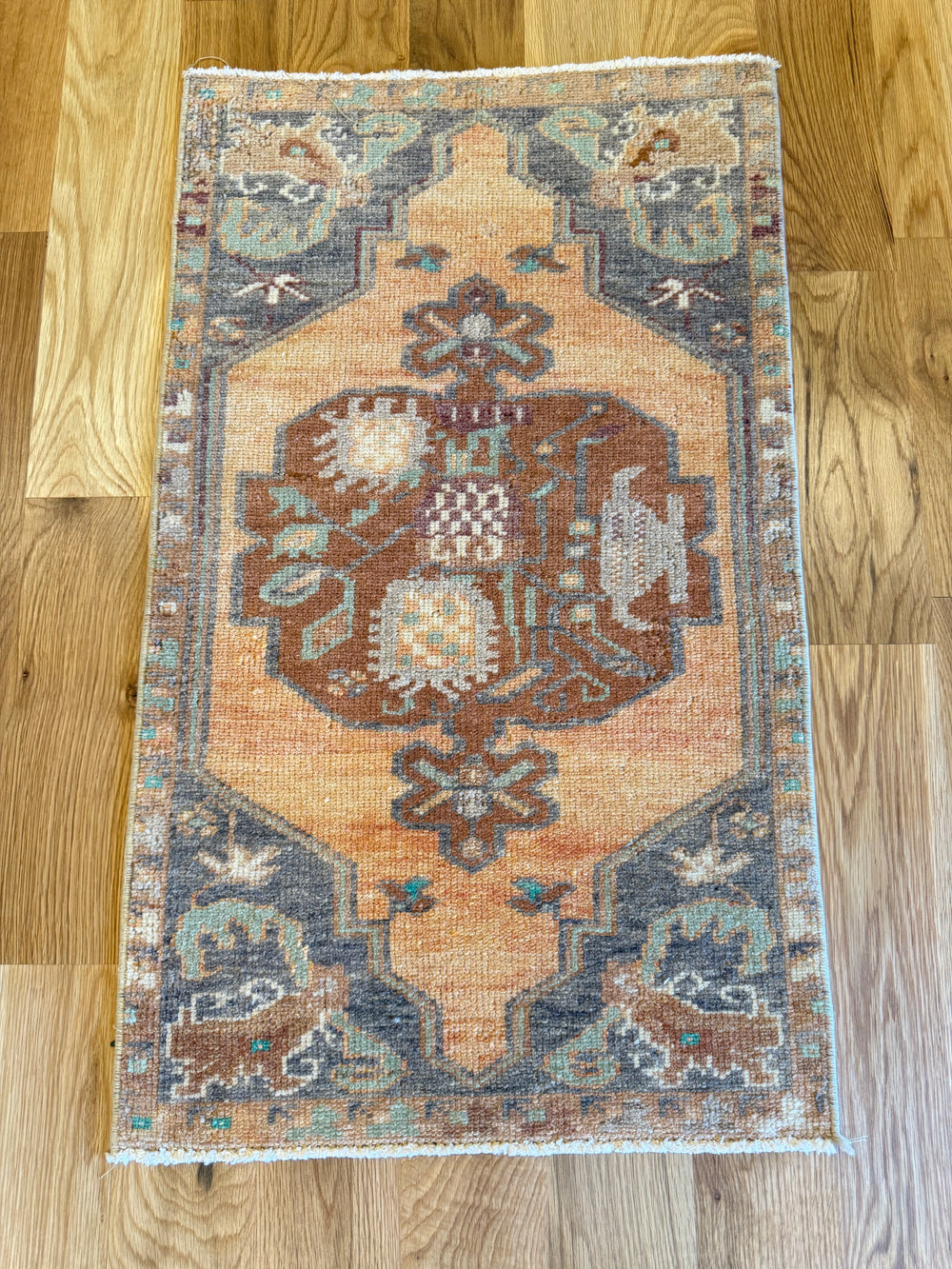 Yastik 1.9x2.10 - LillieKat Rugs