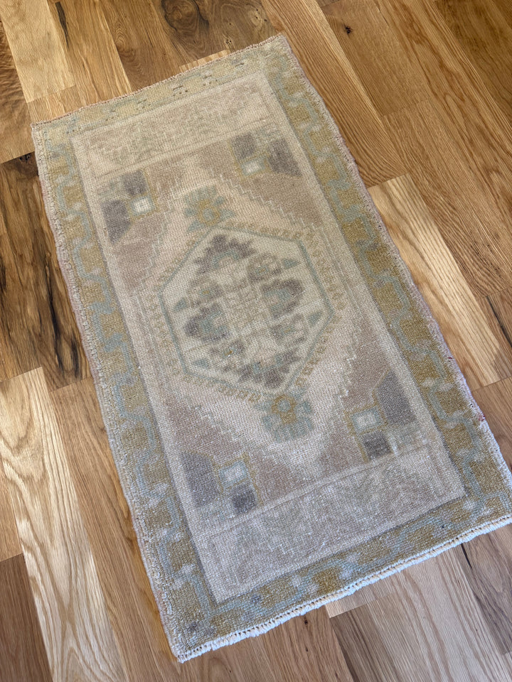 Yastik 1.10x3.2 - LillieKat Rugs