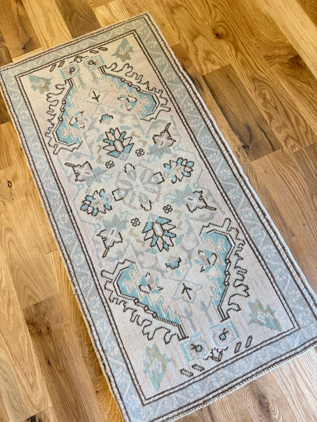 Yastik 1.9x3.7 - LillieKat Rugs