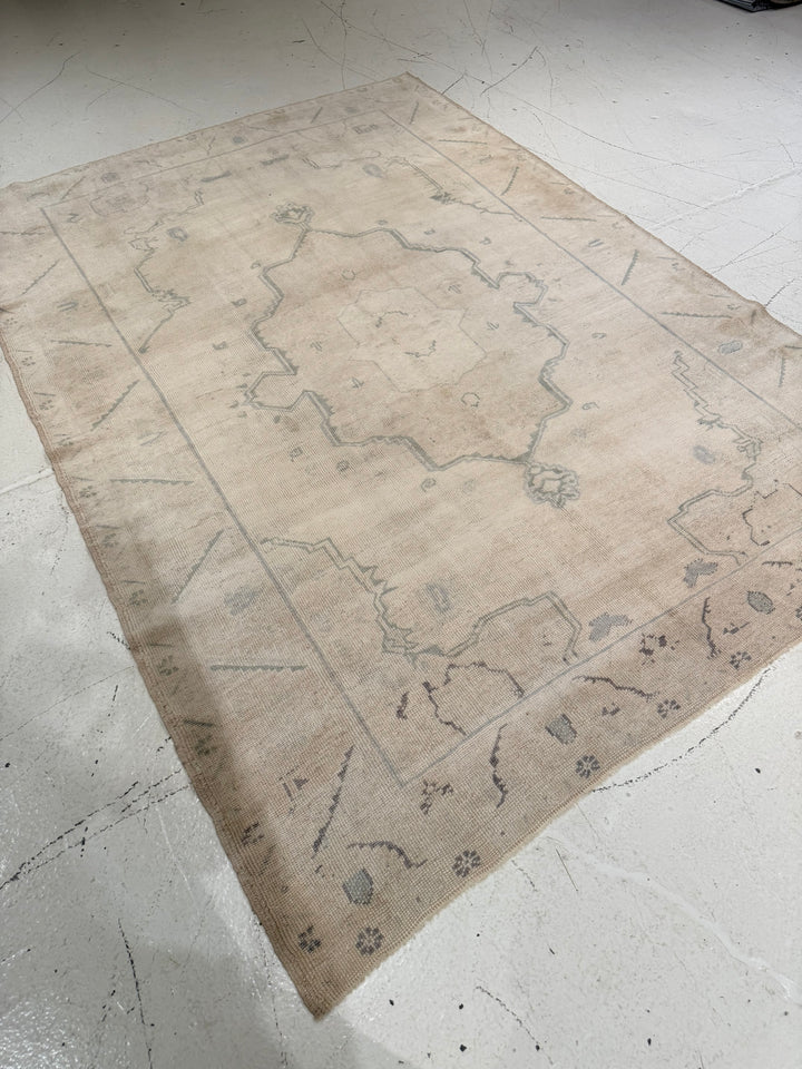 Anatolian 5.8x8.1 - LillieKat Rugs