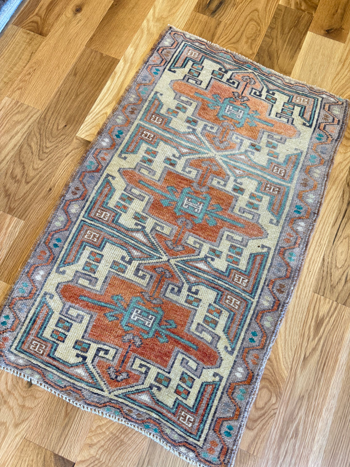 Yastik 1.9x2.10 - LillieKat Rugs