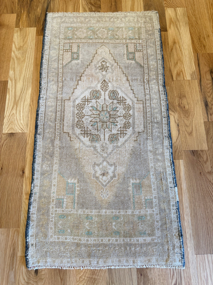 Yastik 1.9x3.6 - LillieKat Rugs