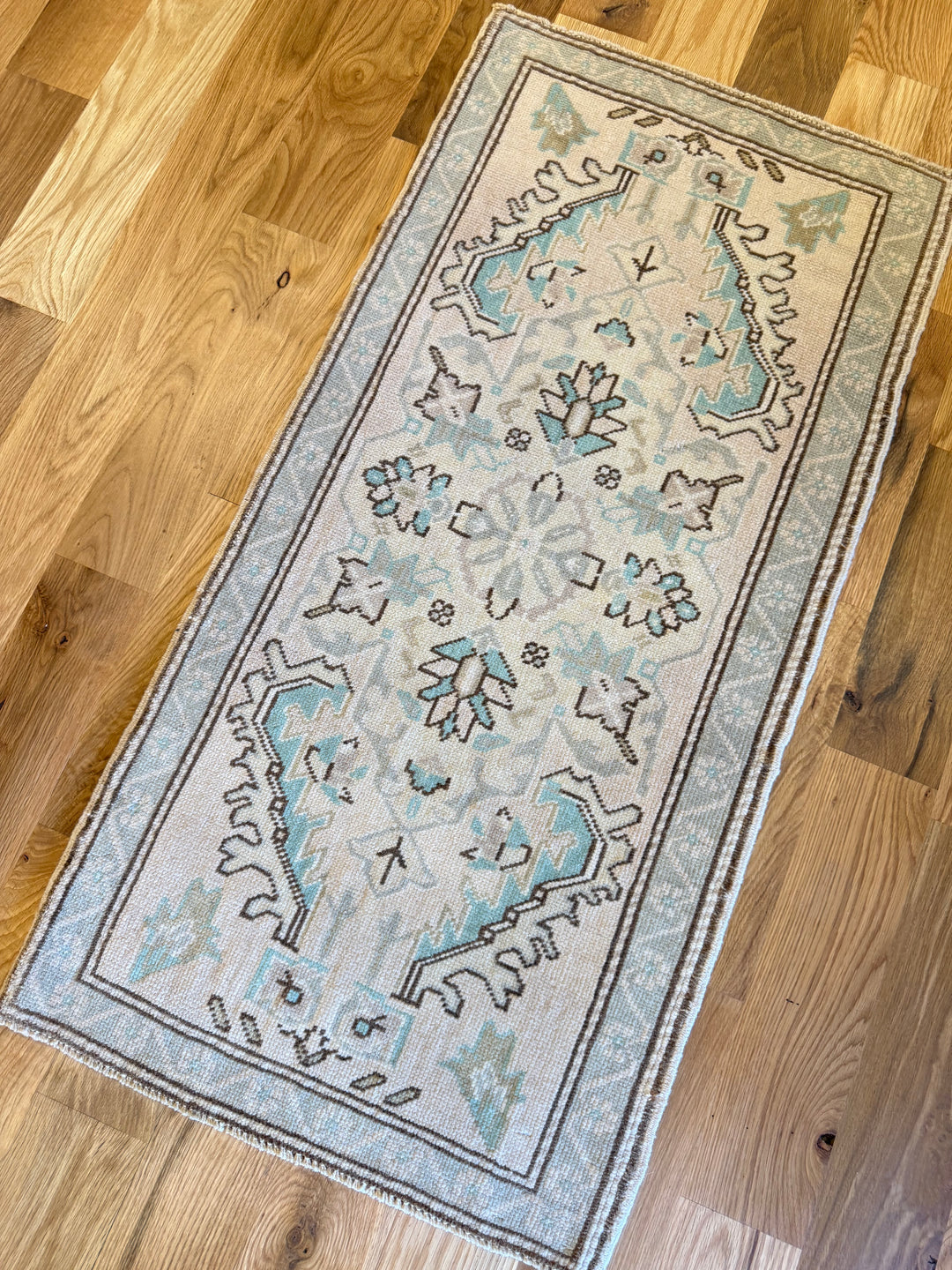 Yastik 1.9x3.7 - LillieKat Rugs