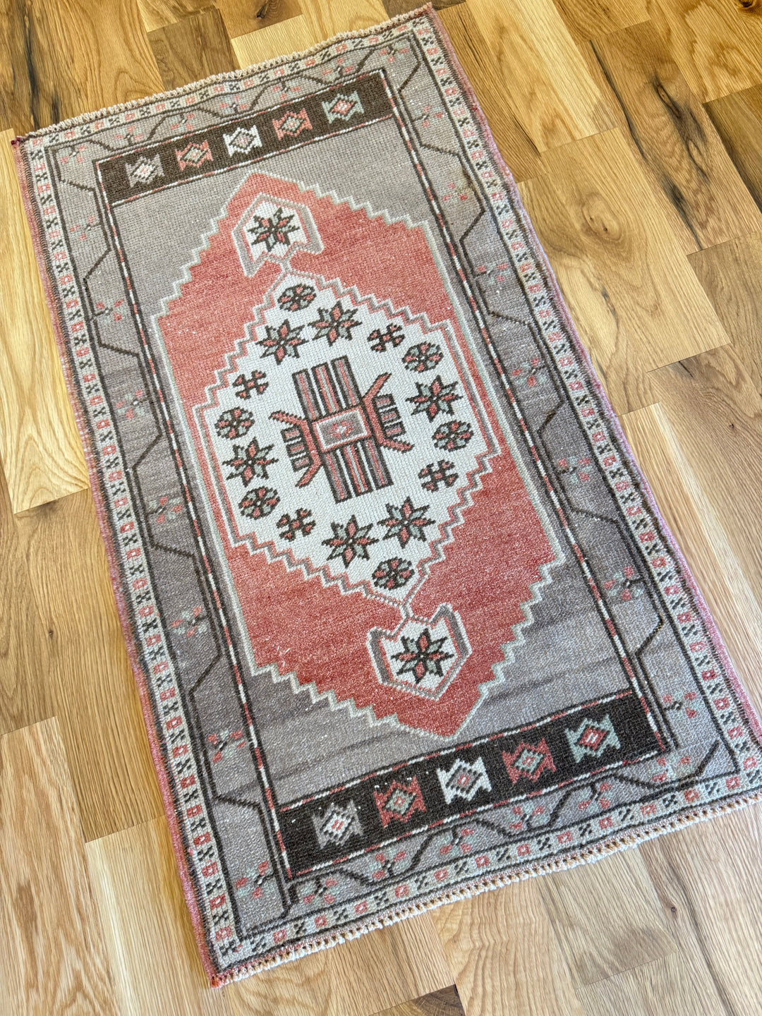 Yastik 1.11x3.3 - LillieKat Rugs