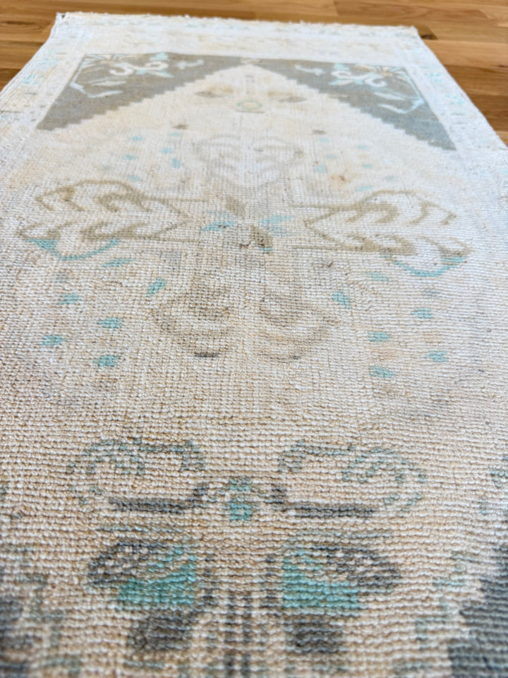 Yastik 1.8x3.5 - LillieKat Rugs