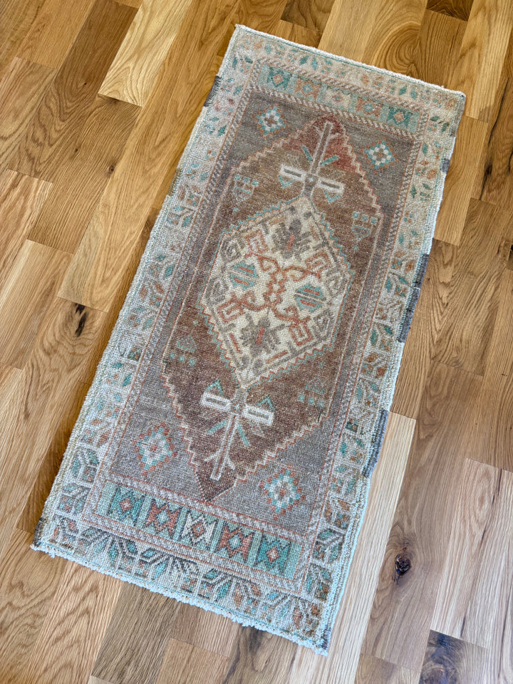 Yastik 1.9x3.9 - LillieKat Rugs