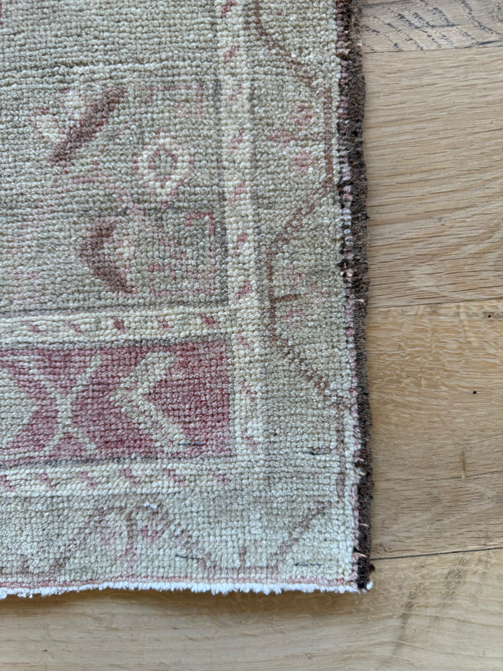 Yastik 1.8x3.6 - LillieKat Rugs