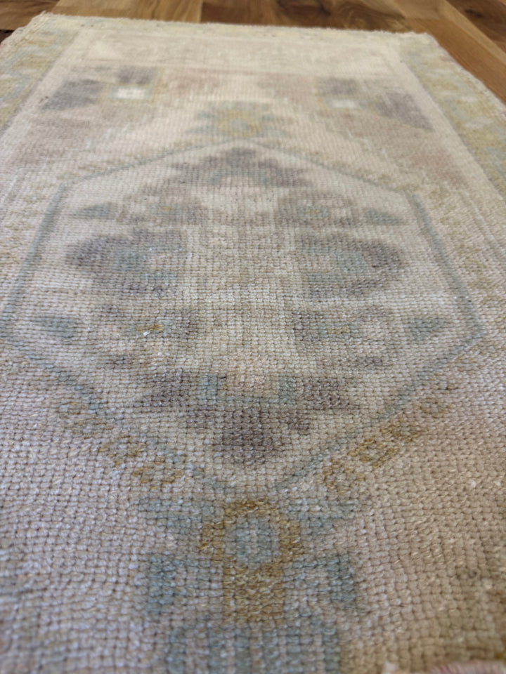 Yastik 1.10x3.2 - LillieKat Rugs