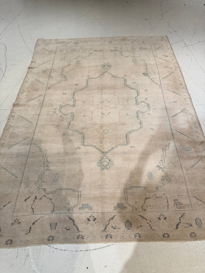 Anatolian 5.8x8.1 - LillieKat Rugs
