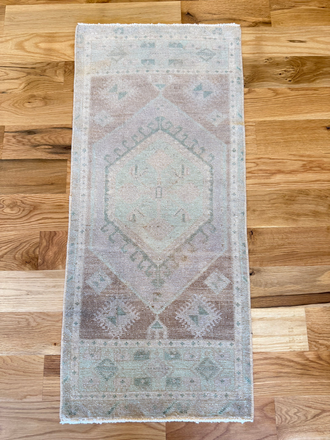 Yastik 1.7x3.7 - LillieKat Rugs