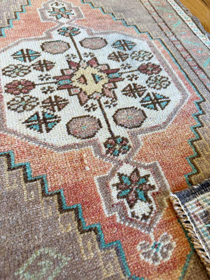 Yastik 1.11x3.0 - LillieKat Rugs
