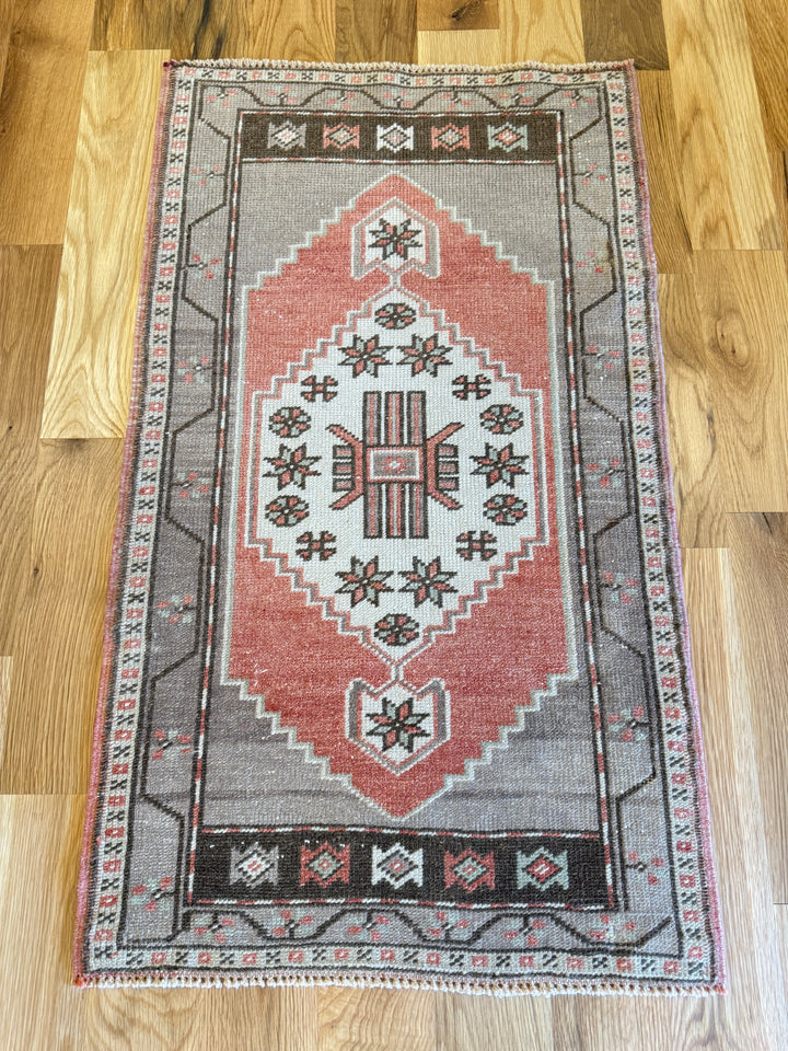 Yastik 1.11x3.3 - LillieKat Rugs