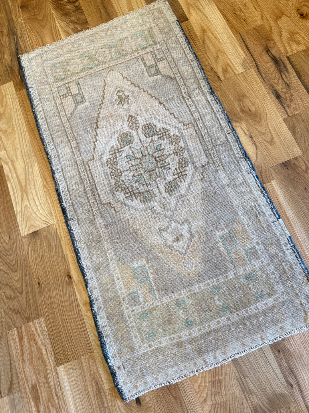Yastik 1.9x3.6 - LillieKat Rugs