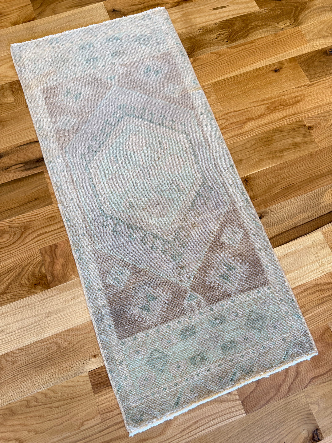 Yastik 1.7x3.7 - LillieKat Rugs