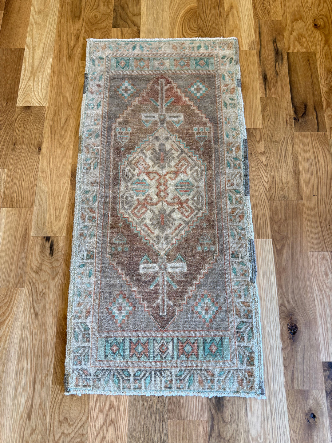 Yastik 1.9x3.9 - LillieKat Rugs