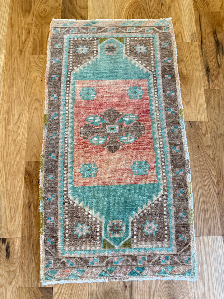 Yastik 1.7x2.11 - LillieKat Rugs