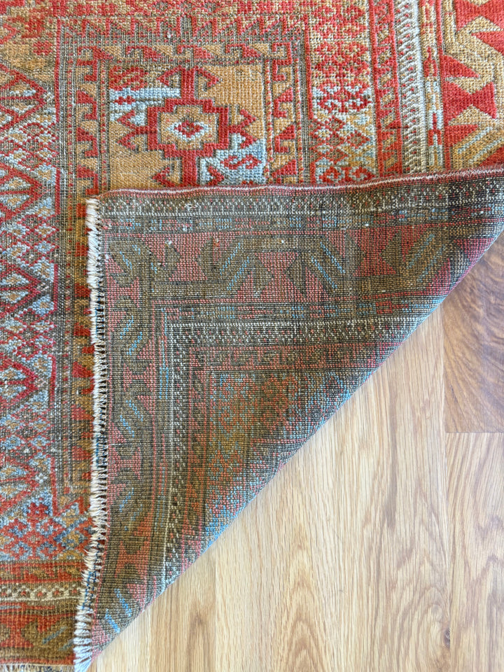 Belouch Runner 3.8x7.3