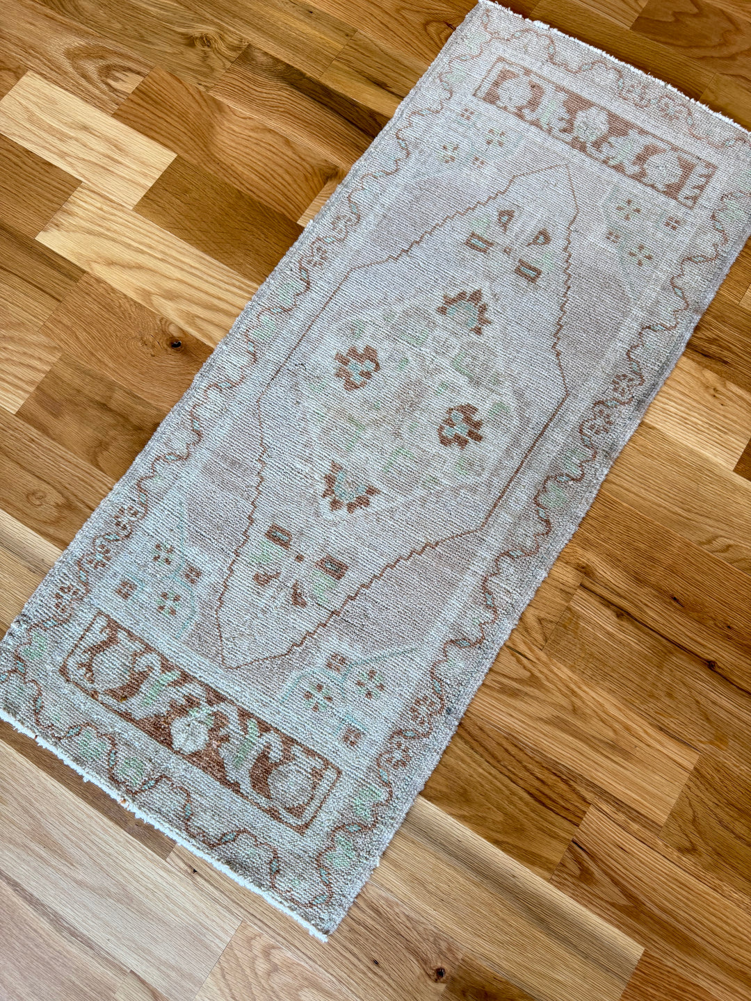 Yastik 1.7x3.9 - LillieKat Rugs