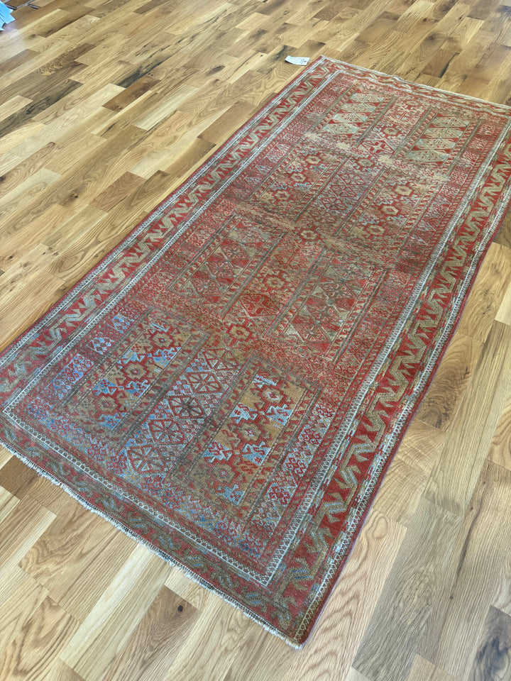 Belouch Runner 3.8x7.3