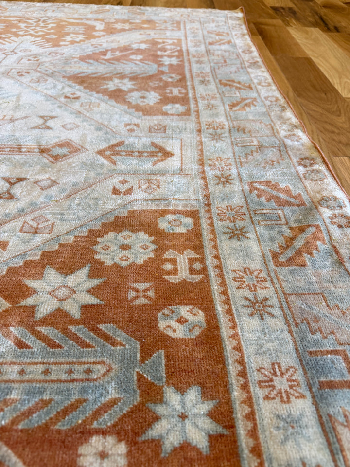 Caucasian (Persian) 4.4x5.9
