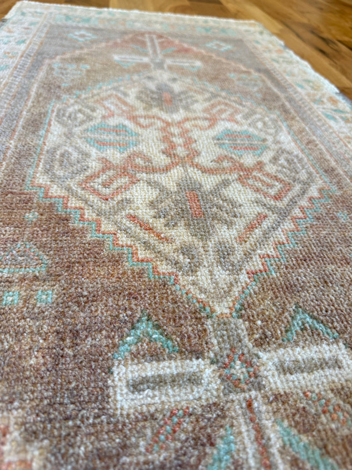 Yastik 1.9x3.9 - LillieKat Rugs