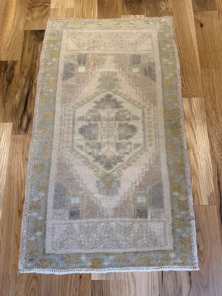 Yastik 1.10x3.2 - LillieKat Rugs
