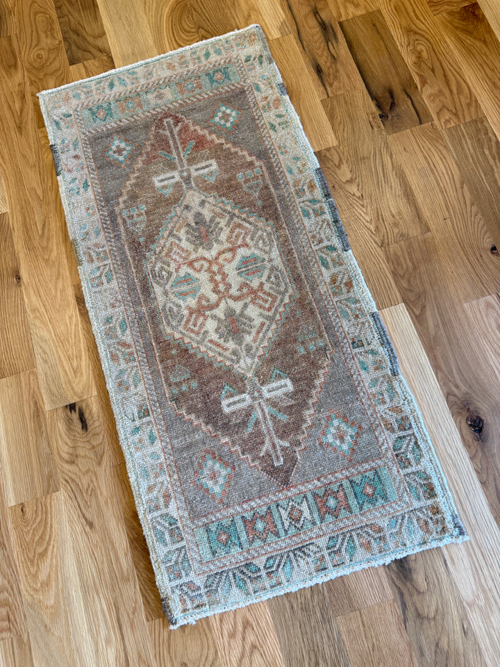 Yastik 1.9x3.9 - LillieKat Rugs