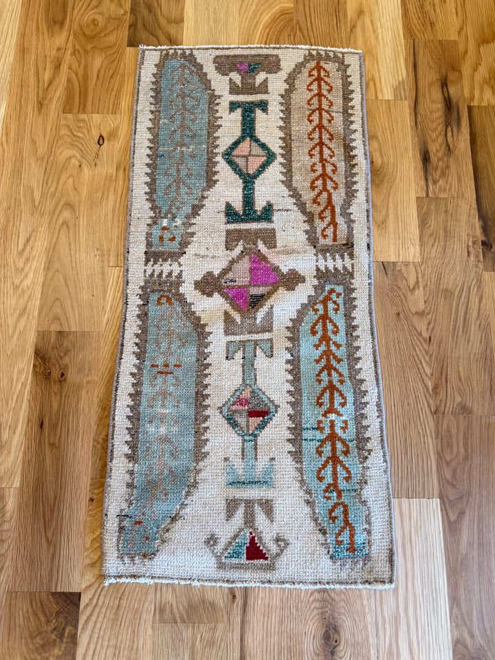 Yastik 1.4x2.11 - LillieKat Rugs
