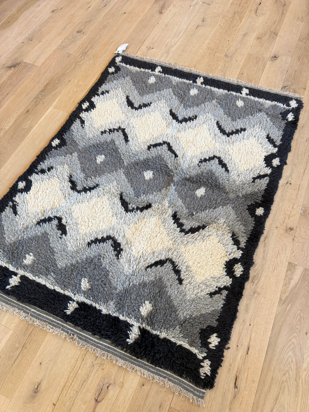 Scandinavian 3.9x5.0 - LillieKat Rugs