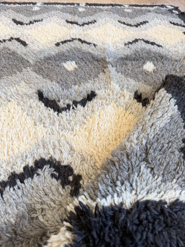 Scandinavian 3.9x5.0 - LillieKat Rugs