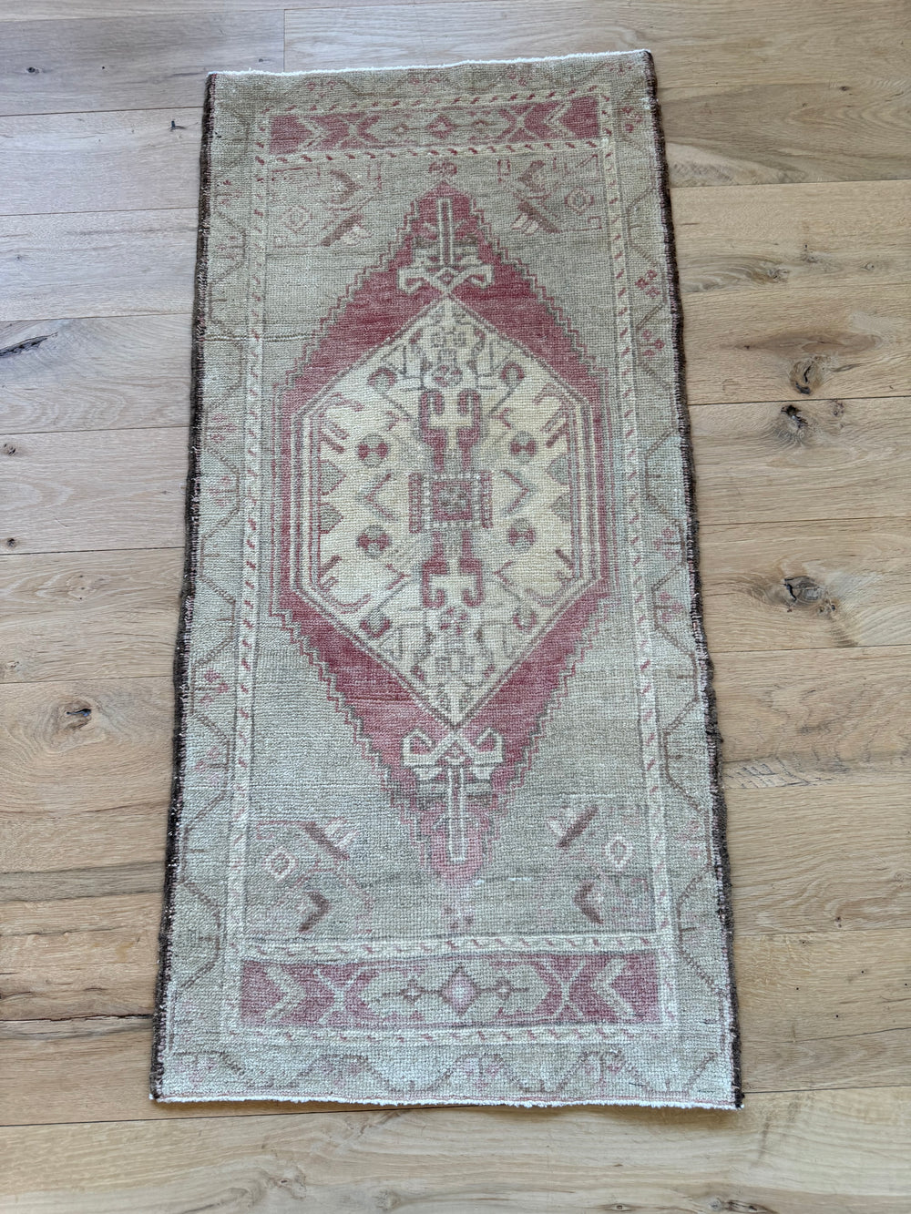 Yastik 1.8x3.6 - LillieKat Rugs