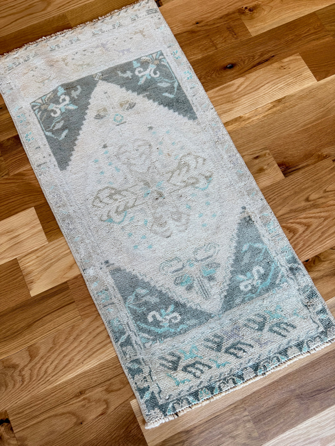 Yastik 1.8x3.5 - LillieKat Rugs