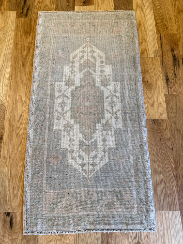 Yastik 1.8x3.4 - LillieKat Rugs