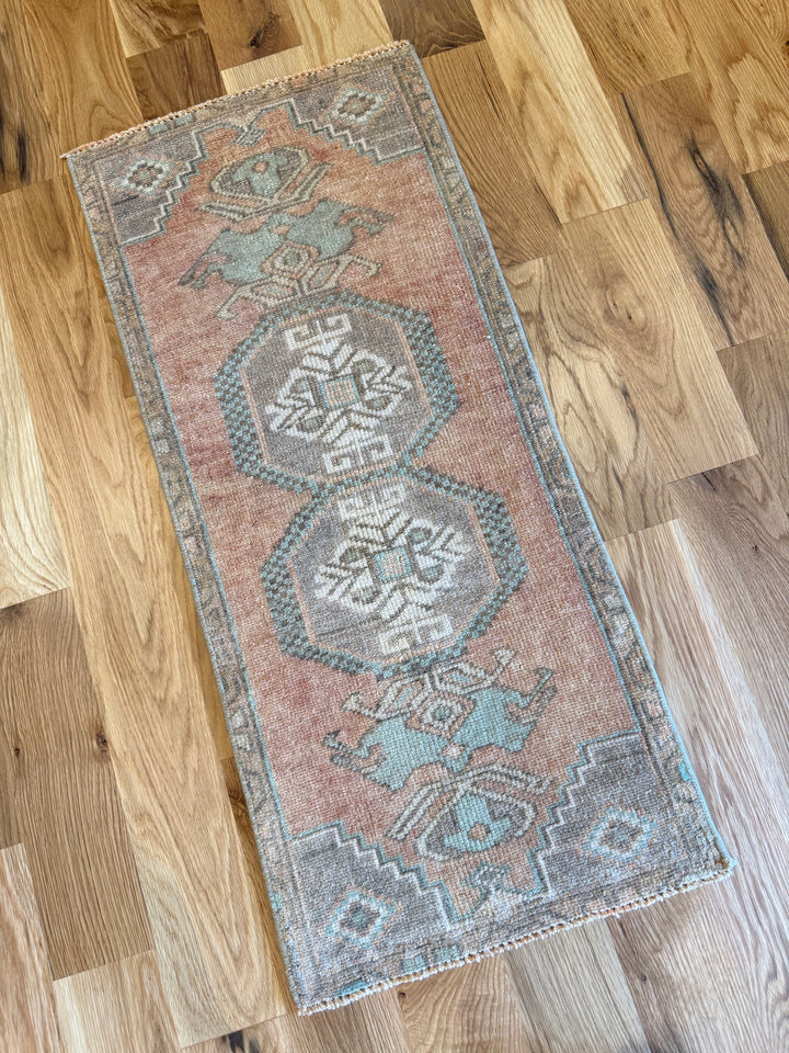Yastik 1.5x3.2 - LillieKat Rugs