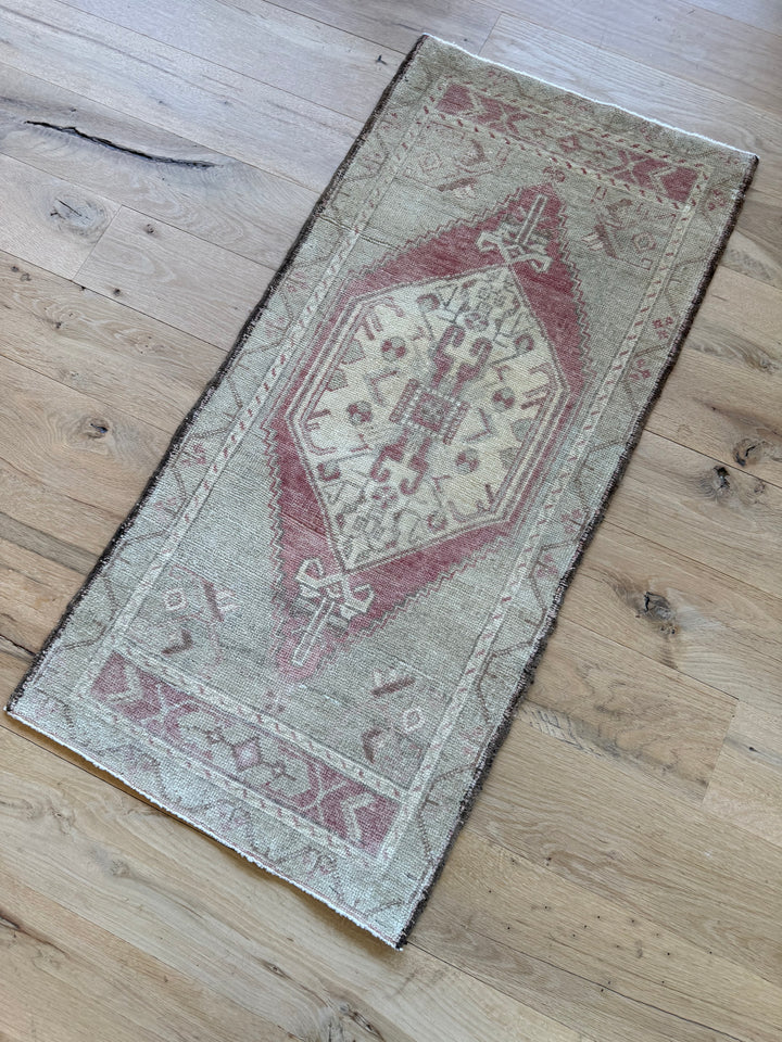 Yastik 1.8x3.6 - LillieKat Rugs
