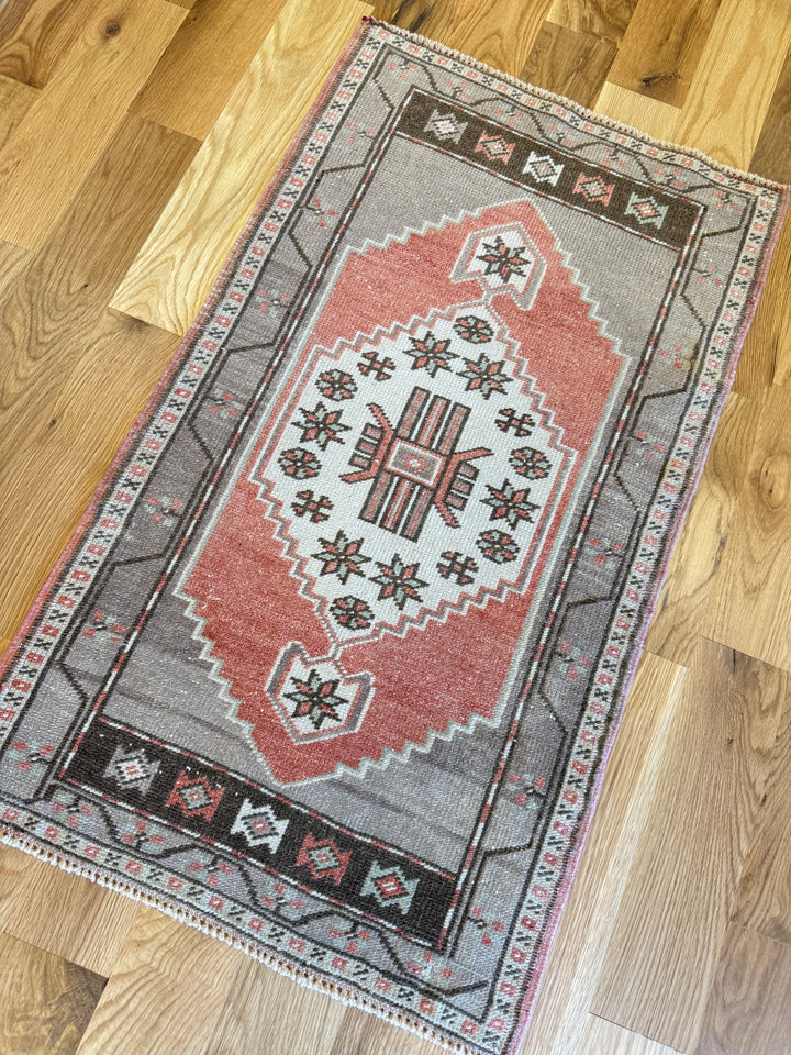 Yastik 1.11x3.3 - LillieKat Rugs